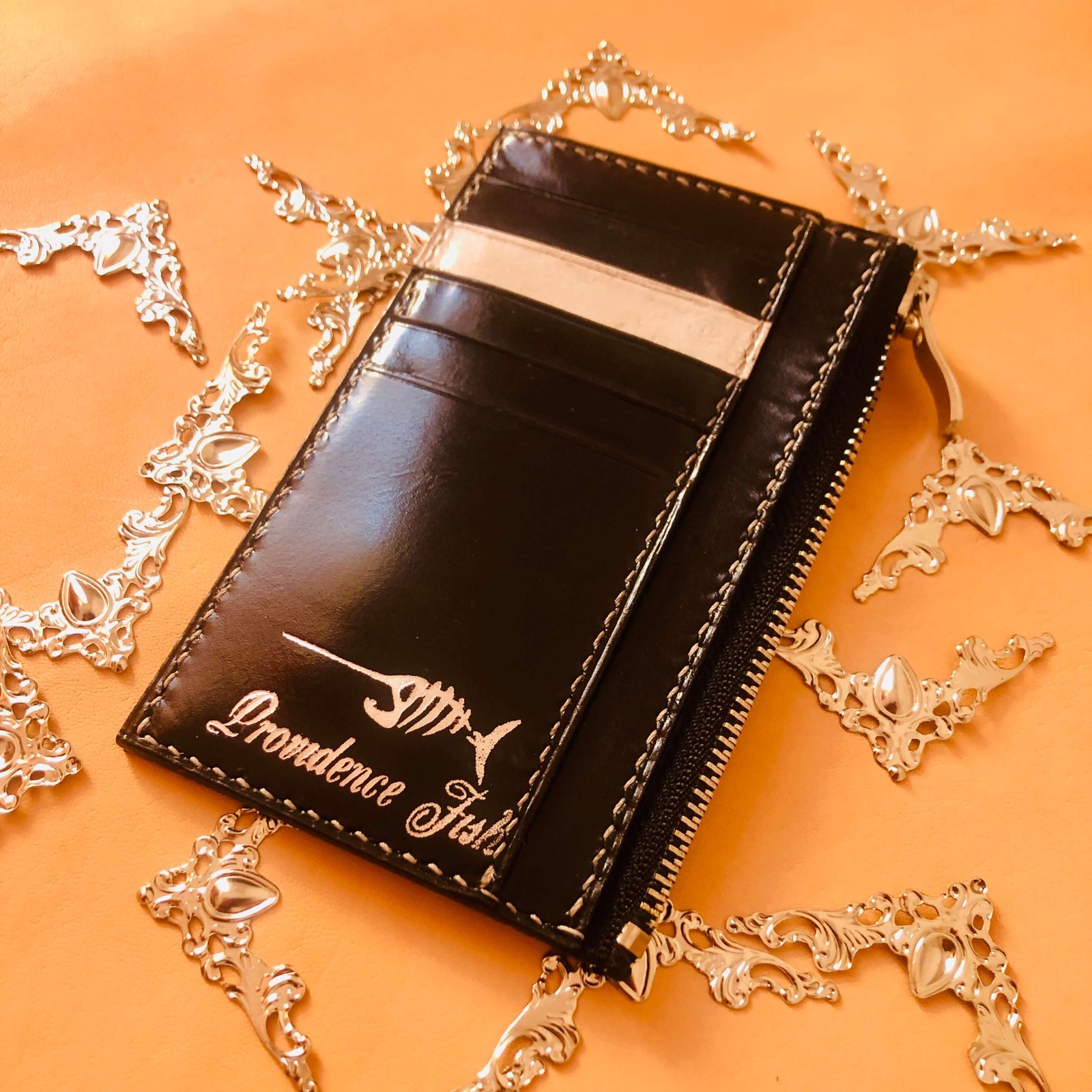 Zipped Cardwallet - Black/White Edition